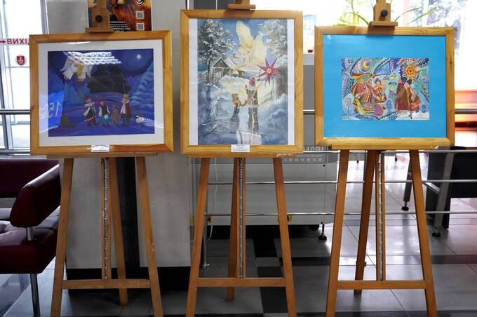 У Вінниці відкрили різдвяну виставку робіт юних художників «Різдвяні барви»