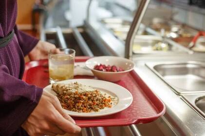 Безкоштовне харчування для всіх школярів: уряд запускає масштабну програму вже з наступного року