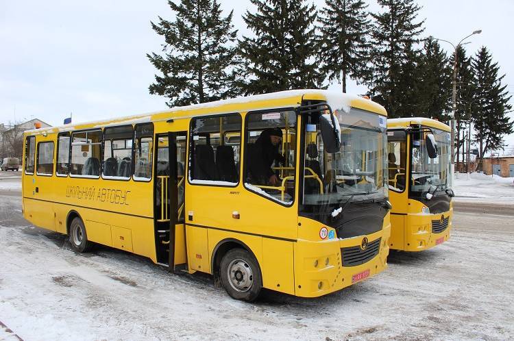 Калинівська громада отримала два нові шкільні автобуси в межах державної програми