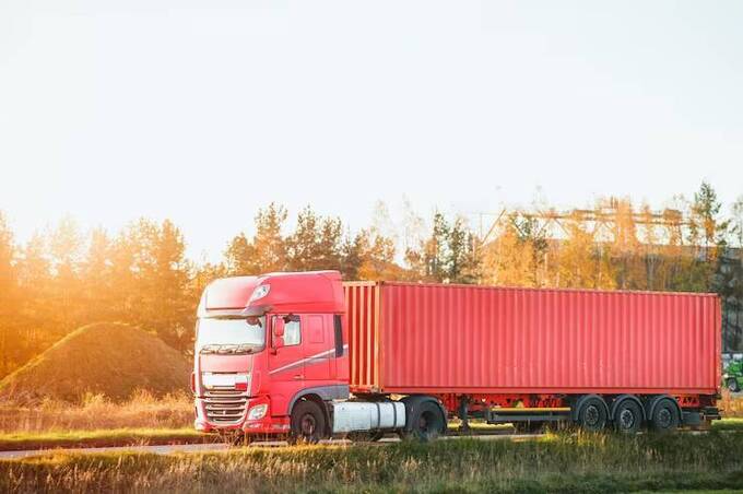 Як безпечно та оперативно перевезти особисті речі або меблі під час квартирного переїзду?