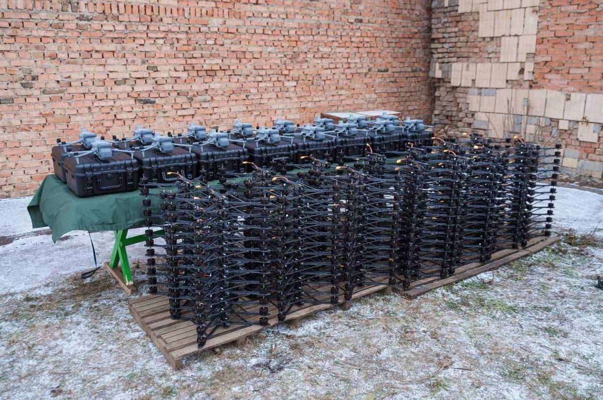 Міжрегіональний гуманітарний штаб передав 59-й бригаді 300 FPV-дронів та 20 Matrice 4T