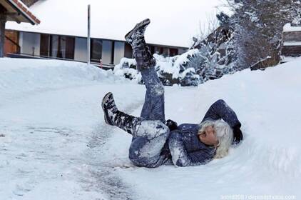 Травма через лід на вулиці: як отримати компенсацію у 2026 році