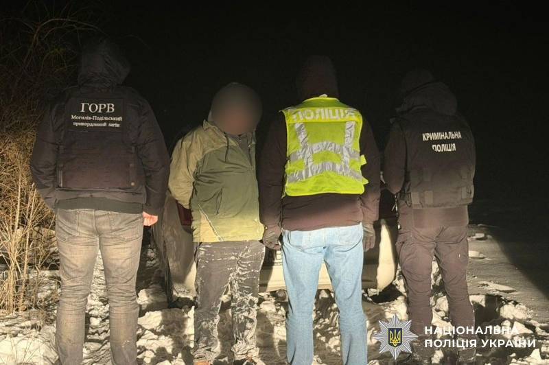 На Вінниччині викрили ділка, який обіцяв за $7000 нелегальний виїзд через кордон