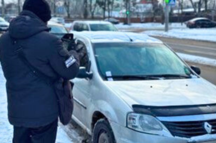 Штрафи й евакуація: у Вінниці посилюють контроль за паркуванням через сніг і ожеледицю