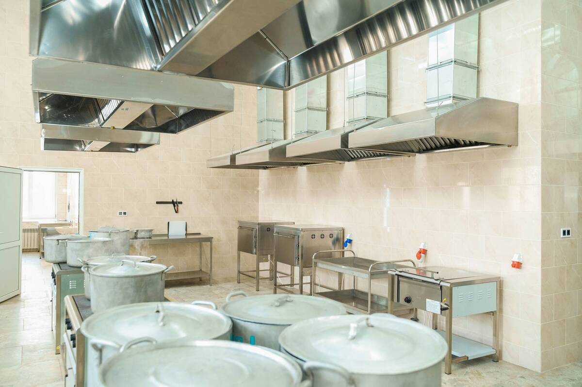 Тепло, вентиляція і нове обладнання: як у Вінниці відновили їдальню для військових