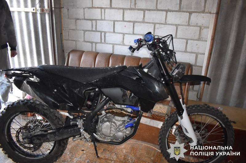 Через неприязнь підпалив мотоцикл сусіда: у Василівці затримали 37-річного чоловіка