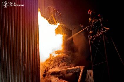 Минулої доби на Вінниччині горіли будинки, келія собору та зерносушарка (фото)