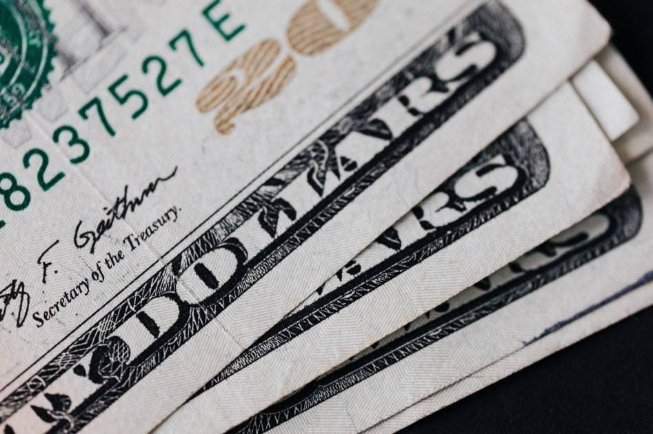 НБУ оновив курс валют: скільки коштує євро, долар та злотий у неділю, 25 січня