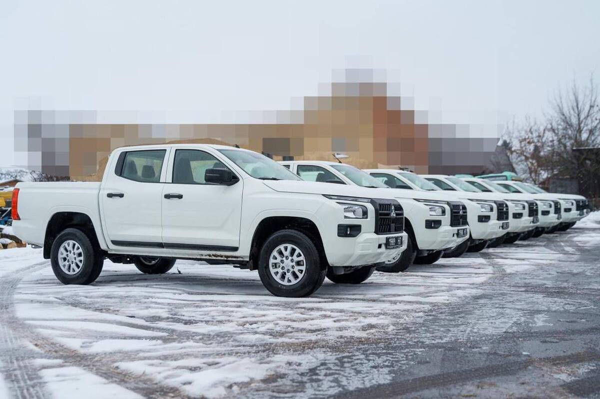 Міжрегіональний координаційний гуманітарний штаб передав захисникам неба перехоплювачі «шахедів» Sting та Interceptor, автомобілі та інше обладнання