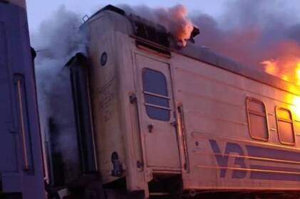 Ворожі дрони атакували потяг «Барвінкове - Львів - Чоп» на Харківщині: є поранені