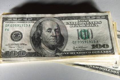 НБУ оновив курс валют: скільки коштує євро, долар та злотий у суботу, 31 січня