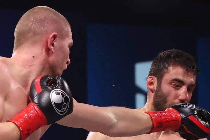 Боксер з Вінниці Сергій Богачук здобув перемогу над росіянином Раджабом Бутаєвим у Лас-Вегасі