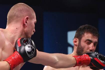 Боксер з Вінниці Сергій Богачук здобув перемогу над росіянином Раджабом Бутаєвим у Лас-Вегасі