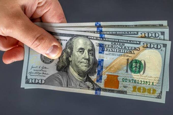 НБУ оновив курс валют: скільки коштує євро, долар та злотий у п'ятницю, 6 лютого