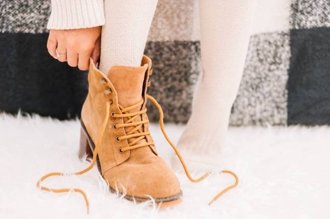 Як зігріти ноги взимку, утепливши взуття різними способами