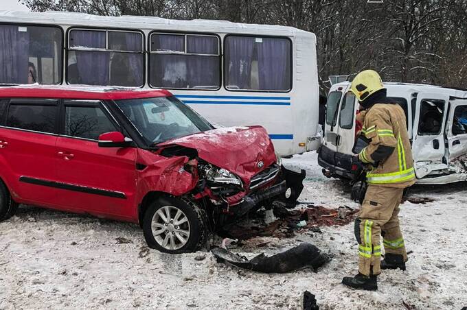На Вінниччині рятувальники деблокували постраждалих у дорожніх аваріях