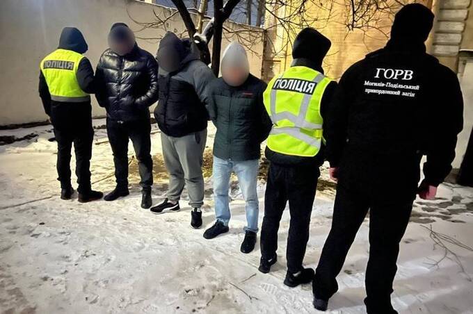 За $6000 ділки обіцяли нелегальний виїзд з України мешканцю Вінниці