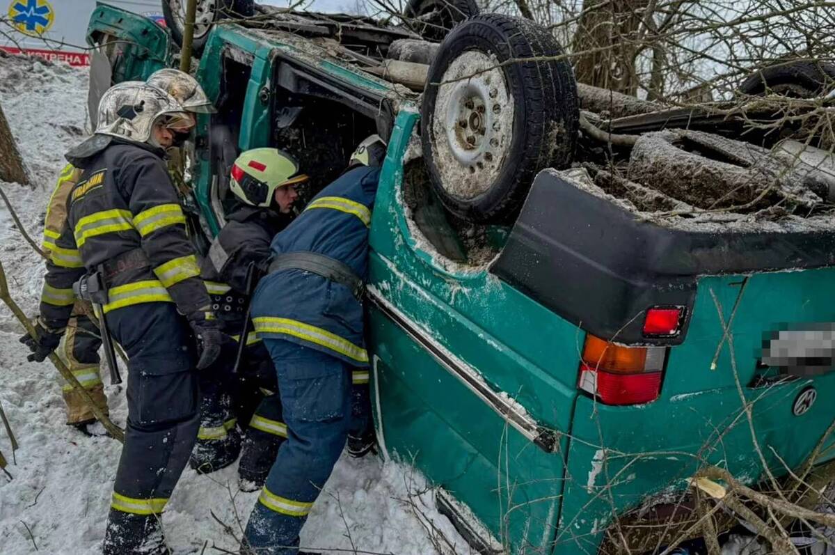 На Вінниччині перекинувся мікроавтобус з пасажирами, один із них загинув