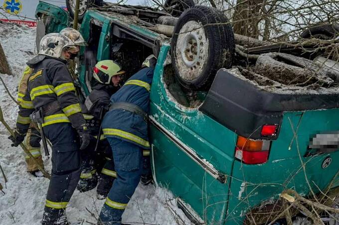 На Вінниччині перекинувся мікроавтобус з пасажирами, один із них загинув