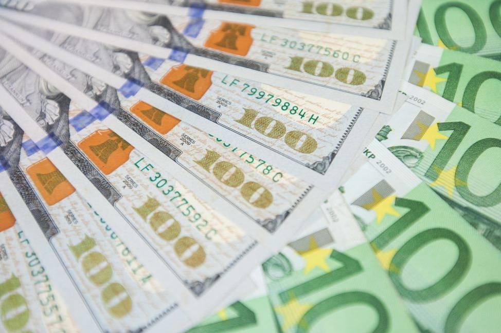 НБУ оновив курс валют: скільки коштує євро, долар та злотий у вівторок, 10 лютого