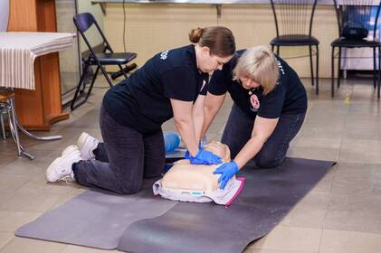 Як діяти, коли людині зле: у Вінниці для голів ОСББ провели тренінг з домедичної допомоги