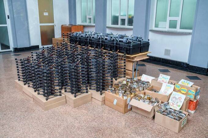 Міжрегіональний координаційний гуманітарний штаб передав «Червоній Калині» 200 FPV-дронів, 15 Matrice 4E та 400 окопних свічок