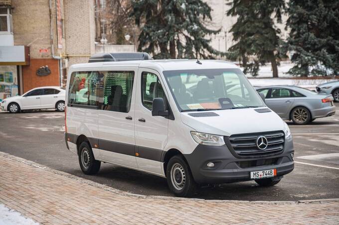 Ще один крок до безбар’єрності: Вінниця отримала спецмікроавтобус