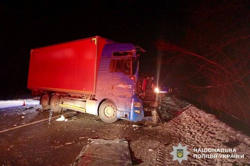 Смертельна ДТП на Вінниччині: після зіткнення вантажівок один водій загинув