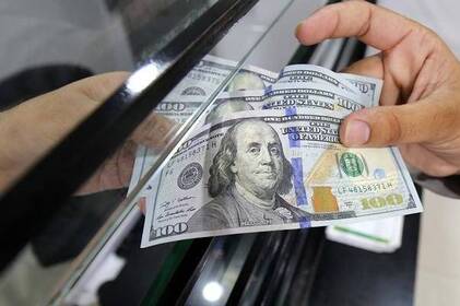 НБУ оновив курс валют: скільки коштує євро, долар та злотий у вівторок, 24 лютого