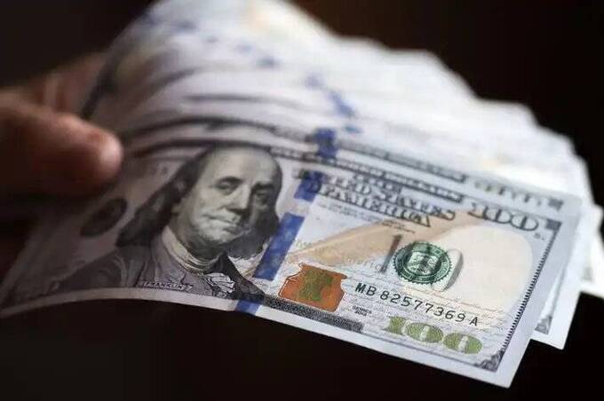 НБУ оновив курс валют: скільки коштує євро, долар та злотий у середу, 25 лютого