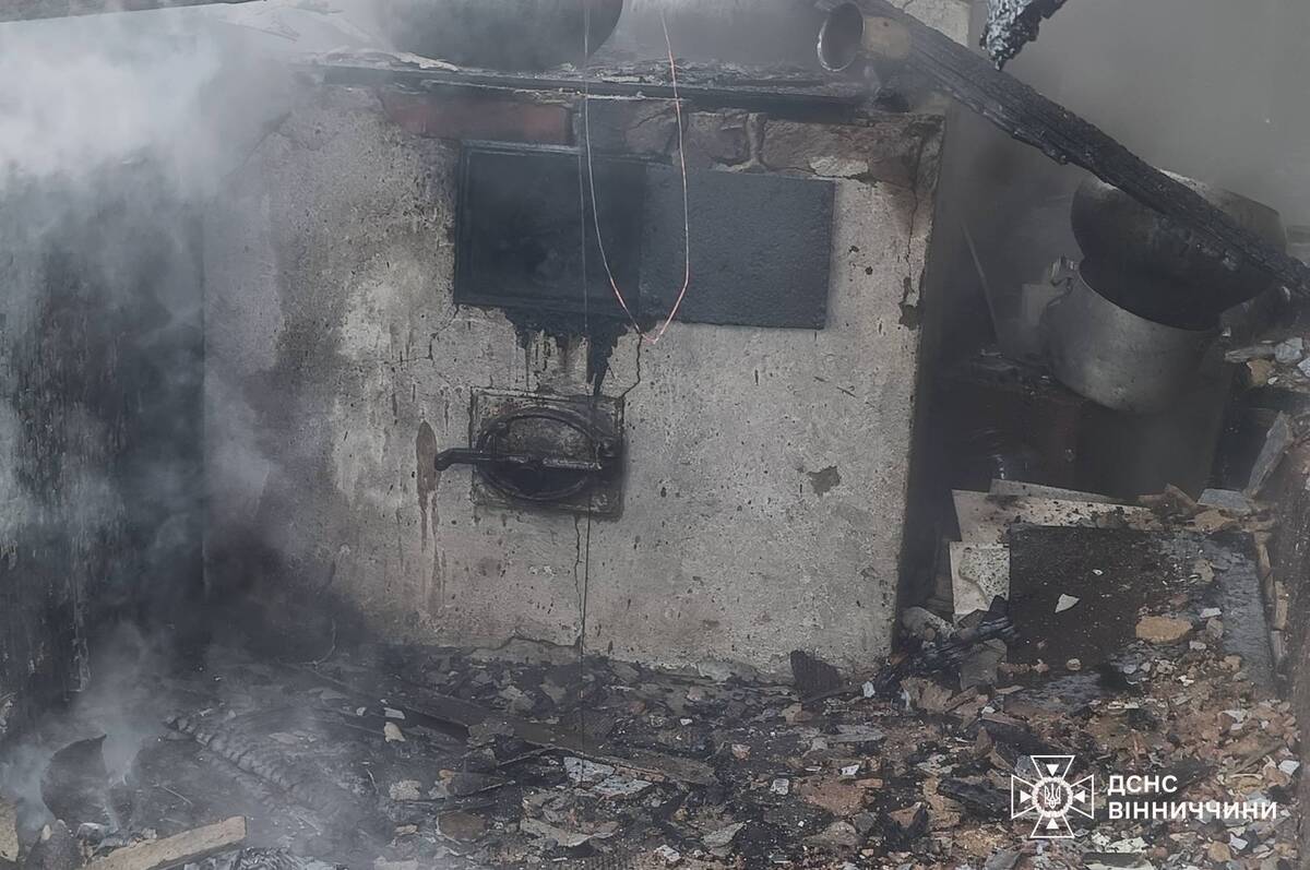 Минулої доби рятувальники ліквідували чотири пожежі на Вінниччині: що стало причиною