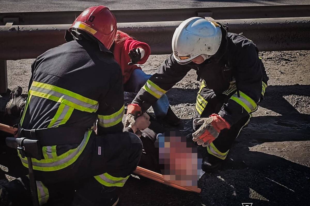 ДТП біля Немирова: чоловік вилетів із салону автомобіля