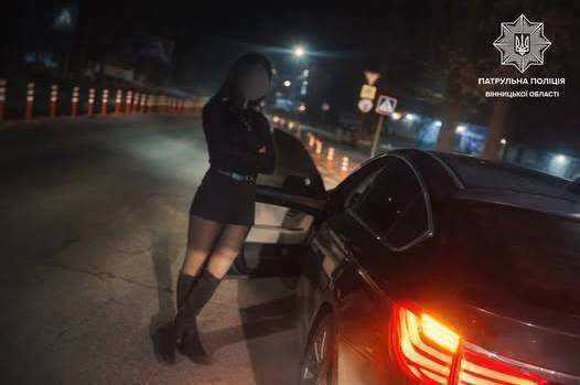 У Вінниці патрульні зупинили нетверезу водійку під час комендантської години