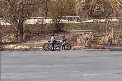 Небезпечна крига: на Вінниччині діти провалилися у річку