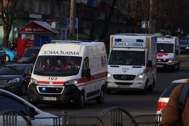 У Бучі стався теракт за «львівською схемою»: вибухи пролунали біля будинку, поранені поліцейські