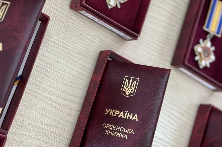 Родинам полеглих захисників із Жмеринського району вручили державні нагороди