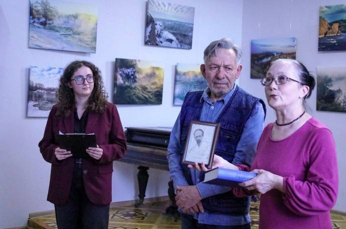 Вінницький музей отримав у подарунок раритетну листівку з портретом Миколи Леонтовича