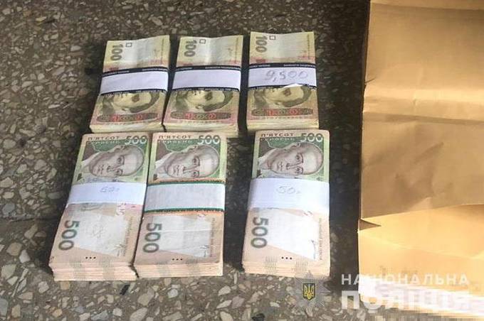 Подробиці затримання чиновника ОДА: посадовець вимагав майже 180 тис.грн. "відкату"