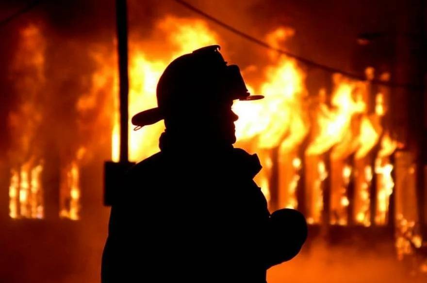 На Вінниччині чоловік отруївся димом, намагаючись загасити пожежу