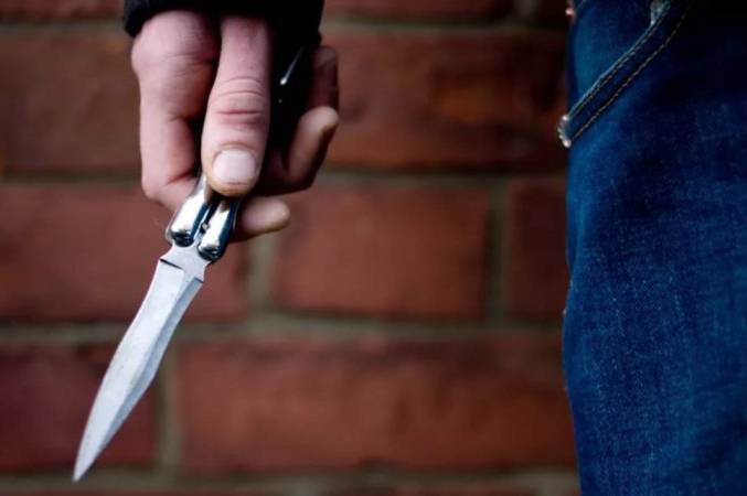 Чоловік порізав двох працівників ТЦК у Вінниці