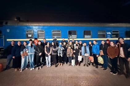 Маломобільні люди та їхні улюбленці: до Вінниці евакуювали жителів Донеччини
