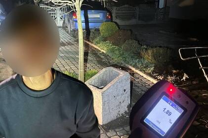 П’яний водій без прав влетів у пандус і дерево в Козятині