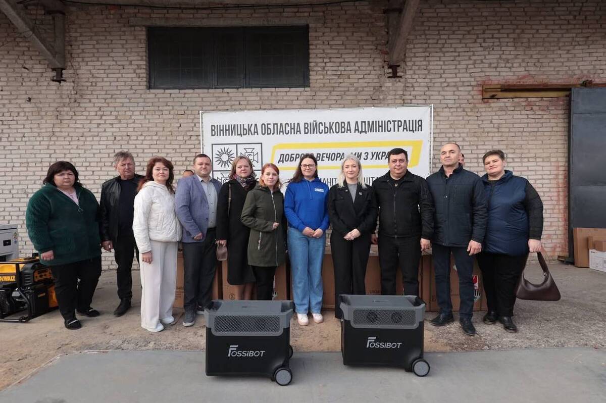 Школи Вінниччини отримали зарядні станції та репітери для стабільного навчання