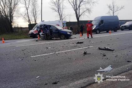 ДТП на Вінниччині: зіткнулися Renault і ВАЗ, є постраждалі