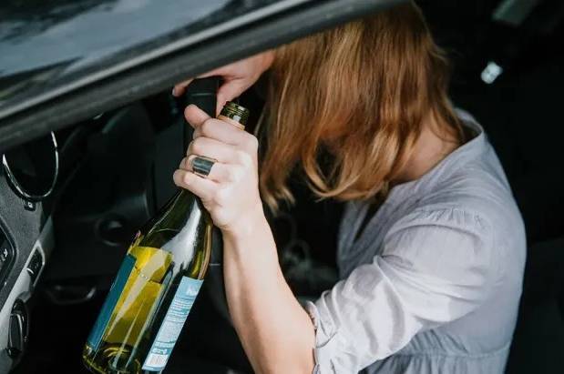 У Вінниці під час комендантської години затримали п'яну водійку без страховки та прав