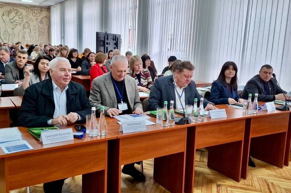 У Вінниці освітяни обговорили новий закон про академічну доброчесність (фото)