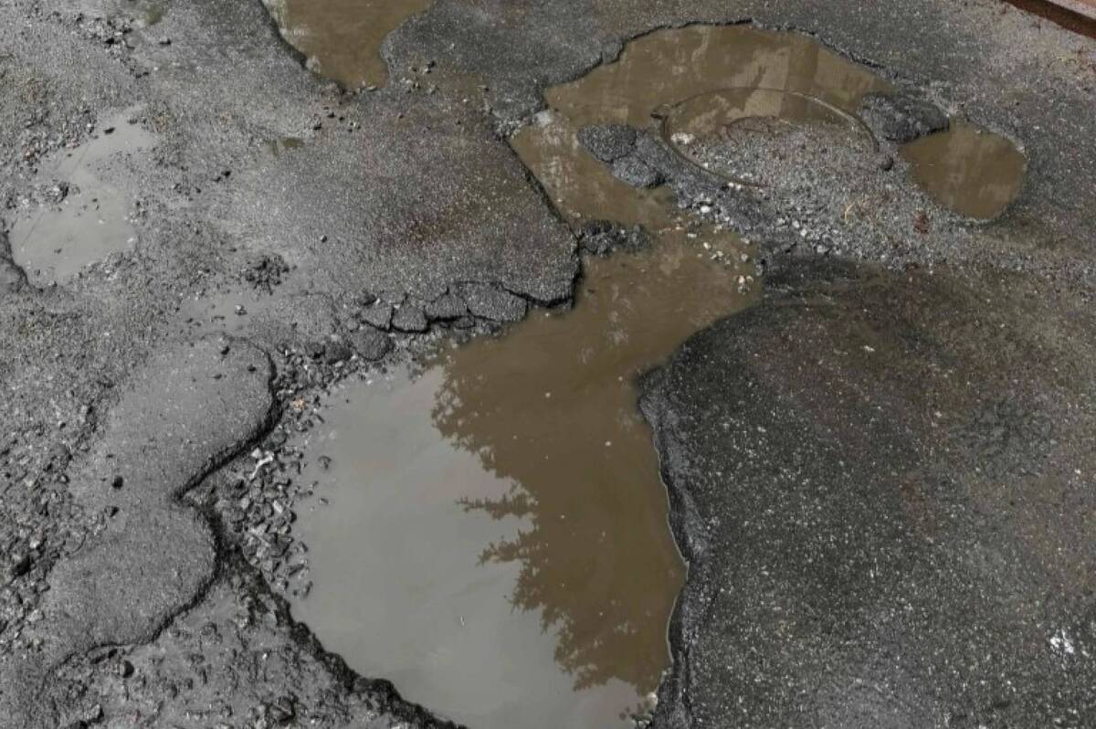 Мешканці Вінниці просять відремонтувати дорогу на вулиці Дмитра Майбороди