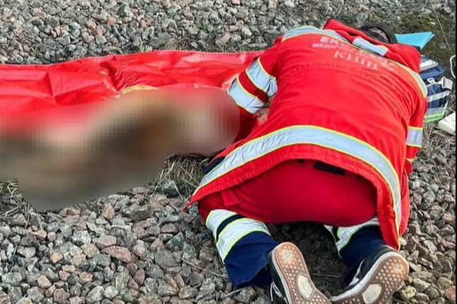 Трагедія на даху вагона: 16-річний підліток бореться за життя після ураження струмом