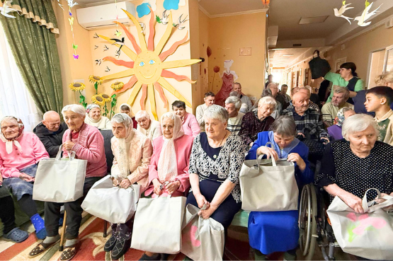 Візит, що зігрів серця: як діти з Вінниці підтримали літніх людей
