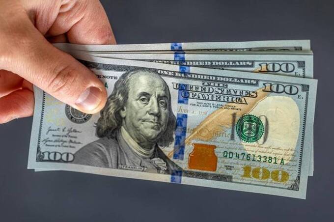 НБУ оновив курс валют: скільки коштує євро, долар та злотий у суботу, 18 квітня